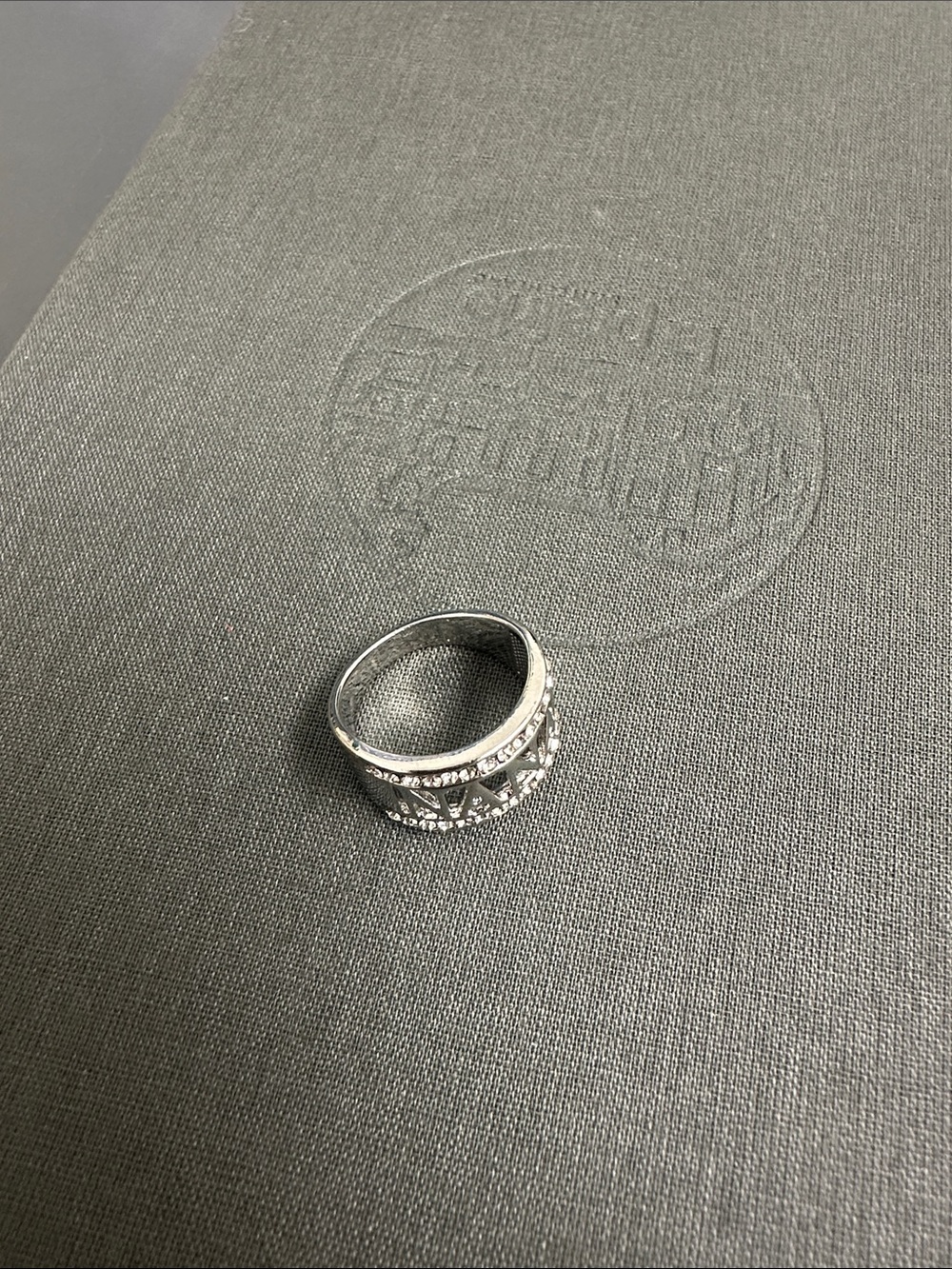 Crown-Style Silver Rhinestone Band Ring - Picture 2 of 3